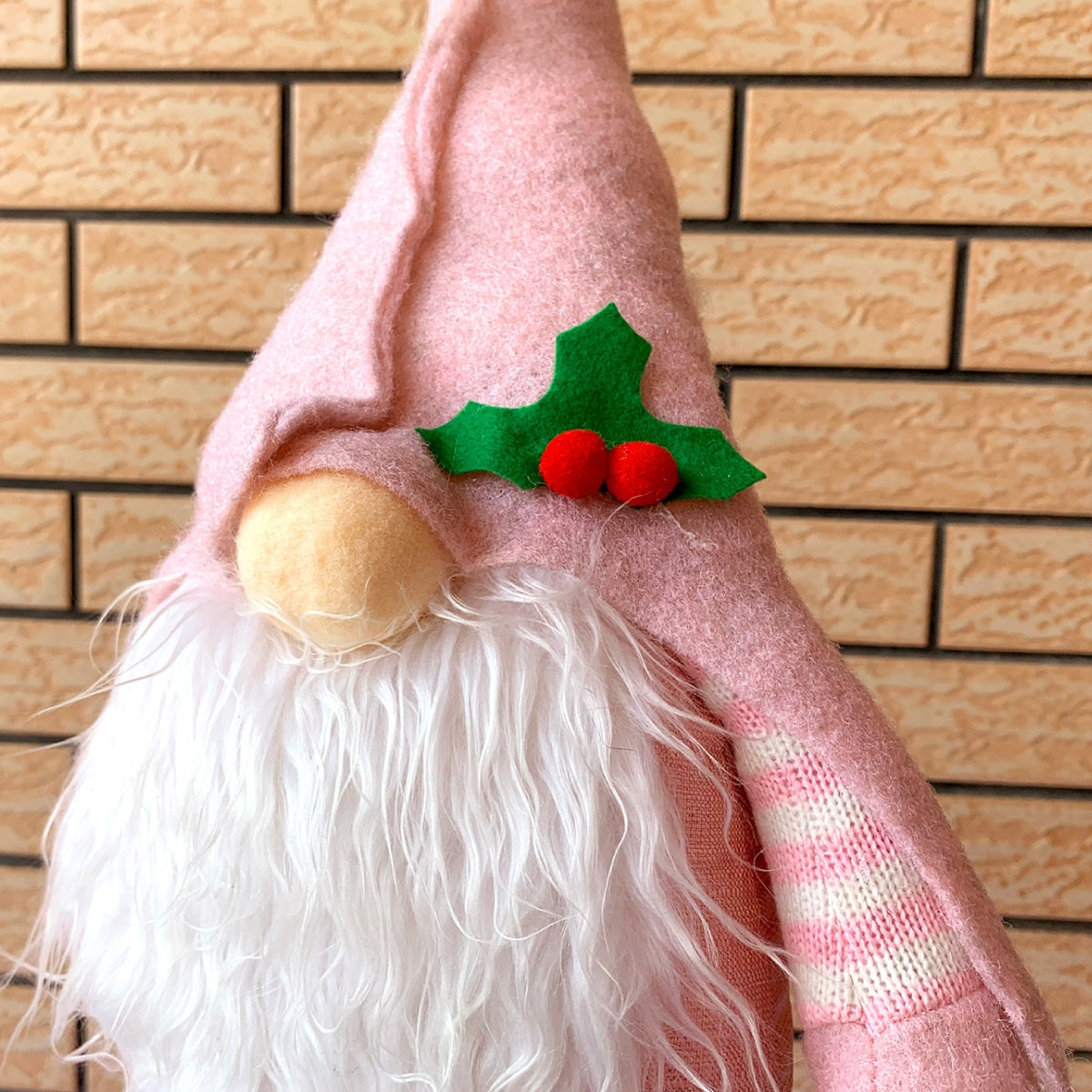 Christmas gnomes, Scandinavian gnomes, Tomte gnomes, Nisse gnomes, Santa gnomes, Holiday gnomes, Christmas decorations, Nordic gnomes, Elf gnomes, Winter gnomes, Handmade gnomes, Rustic gnomes, Cute gnomes, Christmas ornaments, Festive gnomes, Red and white gnomes, Plush gnomes, Felt gnomes, DIY gnomes, Gift ideas,