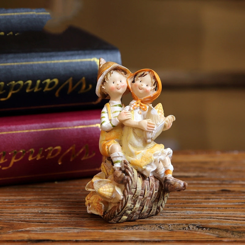 Harvest Corn Couple Resin Ornament Decoration