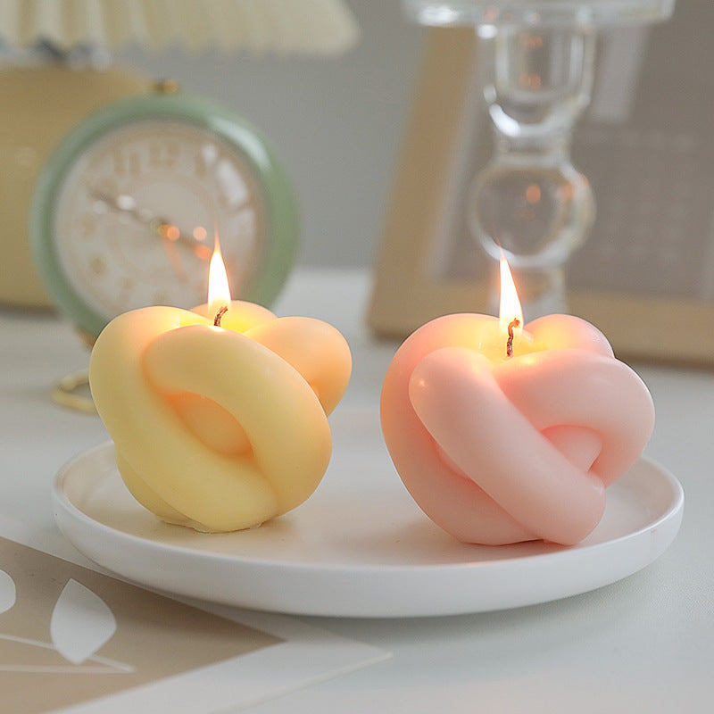 Three - Dimensional Knot Aromatherapy Candle Ornament, Silicone candle molds, Christmas tree candle molds, Halloween pumpkin candle molds, Easter egg candle molds, Animal candle molds, Sea creature candle molds, Fruit candle molds, Geometric candle molds, Abstract candle molds, DIY candle making molds,