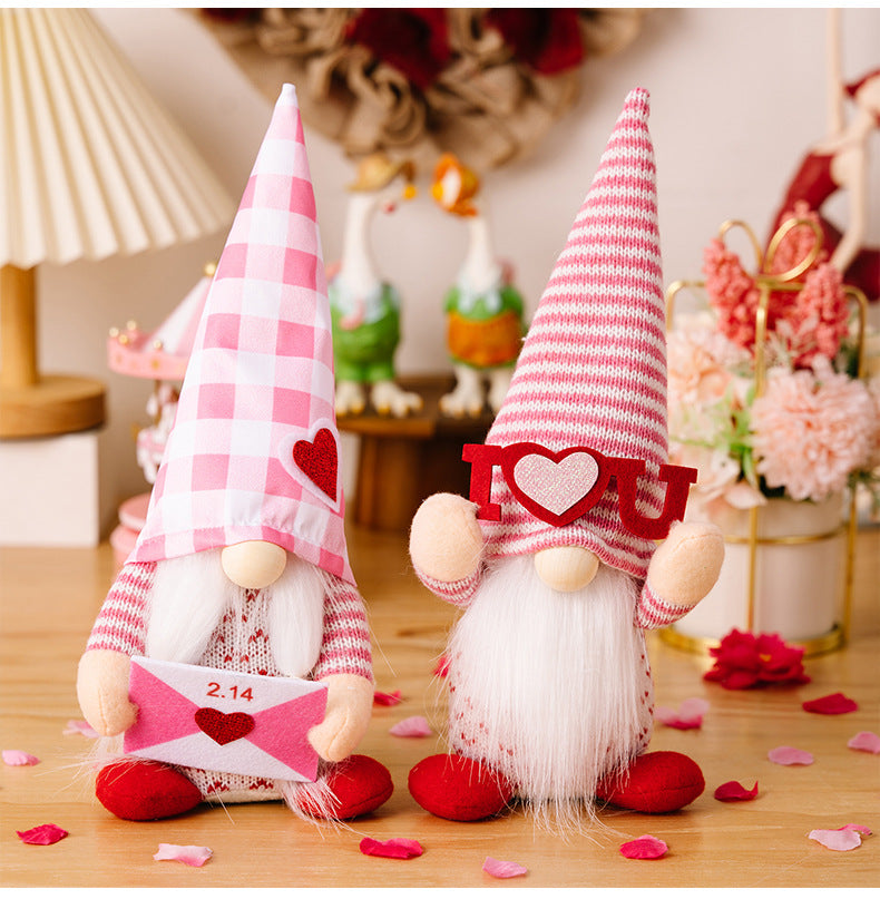 Valentine Gnomes, Decognomes, Valentine's Day Gnomes, Valentine's Day Gnome Decor, Valentine's Day Gnomes DIY, Valentine's Day Gnome Craft, Valentine's Day Gnome Plush, Valentine's Day Gnomes, Valentine's Day Gnomes Aldi, Valentine Gnome Images, Decoration Gnomes, Handmade gnomes, DIY Gnomes, Buy Gnomes, 
