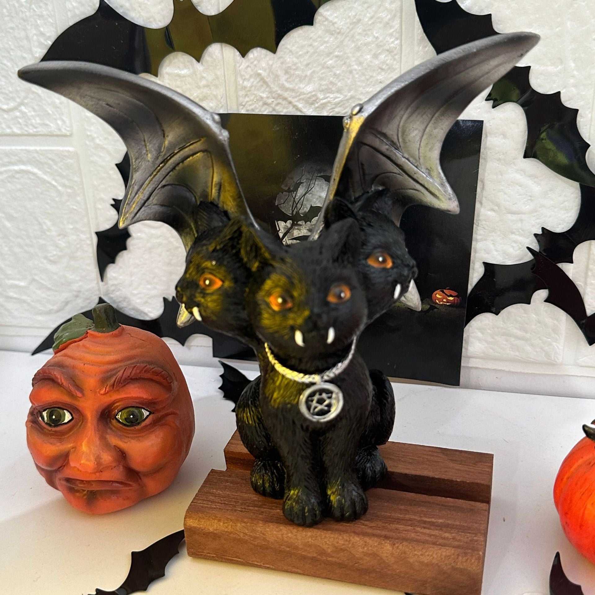 Halloween Cross-border New Arrival Dark Evil Bat Wings Three-head Cat Resin Crafts Decoration Ornaments, Pumpkin lanterns, Jack o Lanterns, Halloween Lights, Halloween 