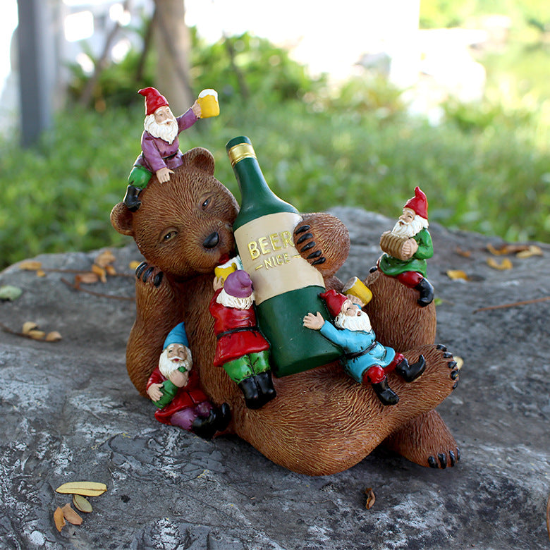 Creative Resin Drunken Brown Bear Ornaments, Creative Resin Drunken Brown Bear Ornaments with gnomes