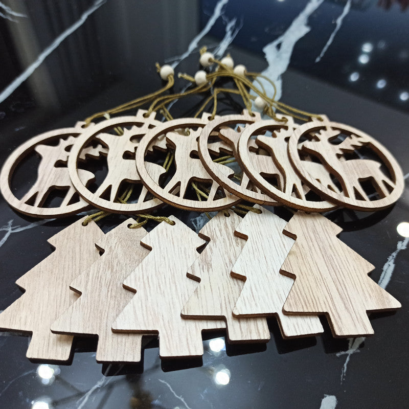 Wooden Hollow Snowflake Pendant On Christmas Day, Outdoor and Indoor Christmas decorations Items, Christmas ornaments, Christmas tree decorations, salt dough ornaments, Christmas window decorations, cheap Christmas decorations, snowmen, and ornaments.