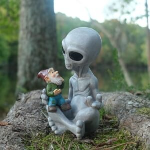 Alien Hugging Gnome Resin Garden Statue Ornament