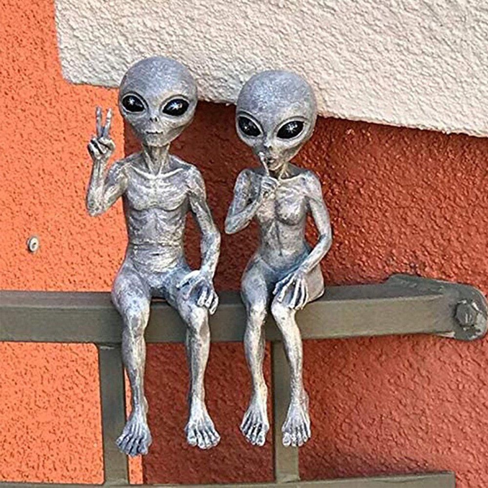 Painted Resin Alien Garden Statue Ornament - Image 3