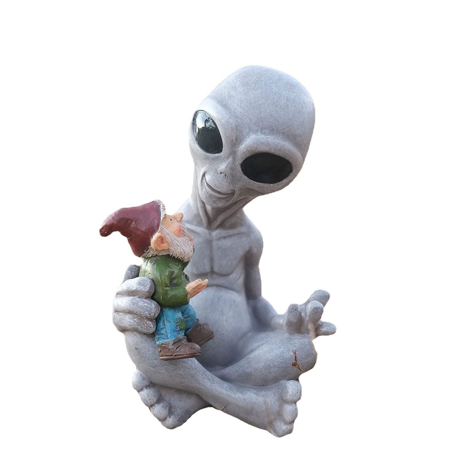 Alien Hugging Gnome Resin Garden Statue Ornament - Image 7