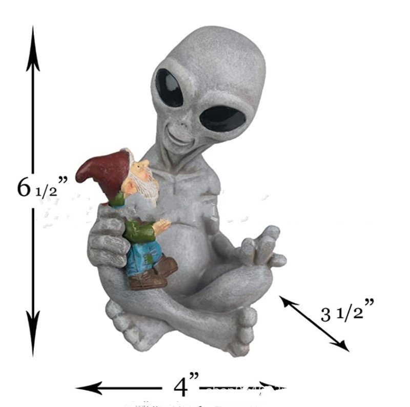 Alien Hugging Gnome Resin Garden Statue Ornament - Image 3